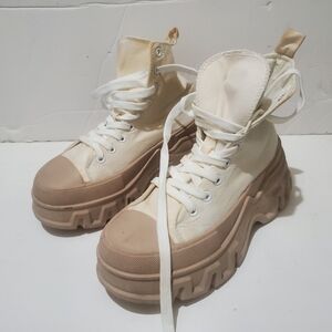 Women Boots  SIZE 5.5